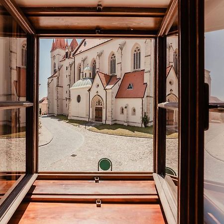 Apartmany Stare Mesto زنويمو المظهر الخارجي الصورة