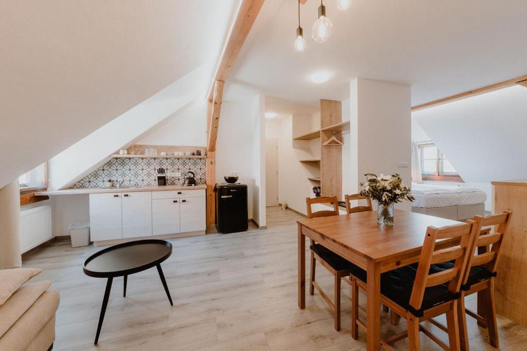 Apartmany Stare Mesto زنويمو المظهر الخارجي الصورة